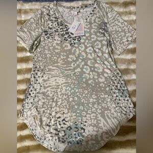 LuLaRoe Iris Top Size: Small